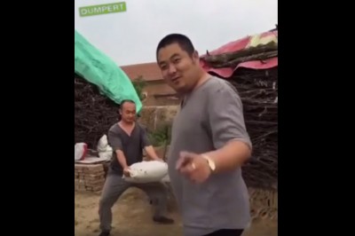 Szwagier weź ten worek z cementem to pokażę Ci sztuczkę - zabawy na budowie