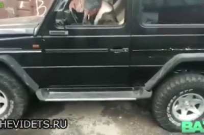 Mechanik rozwalił system naprawą tego Mercedesa. Nie mogli uwierzyć w to co zrobił