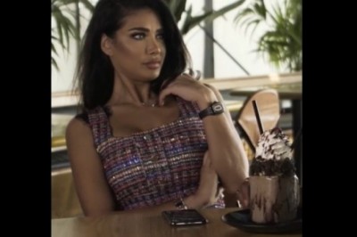 Ten cwaniak wie jak się umawiać z fajnymi dziewczynami. Wszystko na patencie