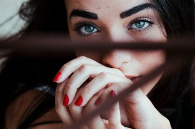 Jak rozpoznać czy ktoś jest narcyzem? Można to wyczytać z jego twarzy 