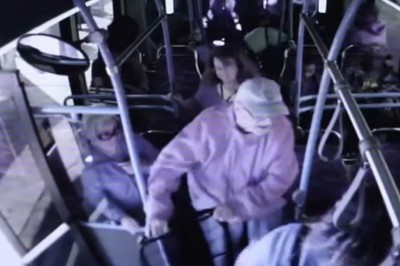 Wypchnęła 74-letniego dziadka z autobusu. Postawiono jej najcięższy zarzut