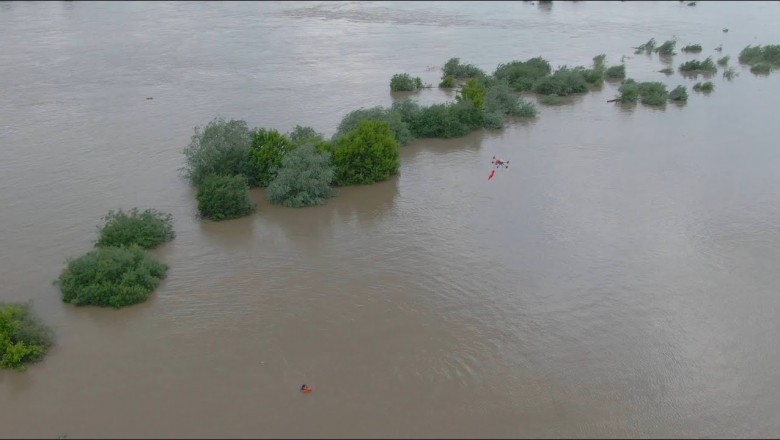 Ratowanie człowieka za pomocą drona w czasie powodzi w Warszawie