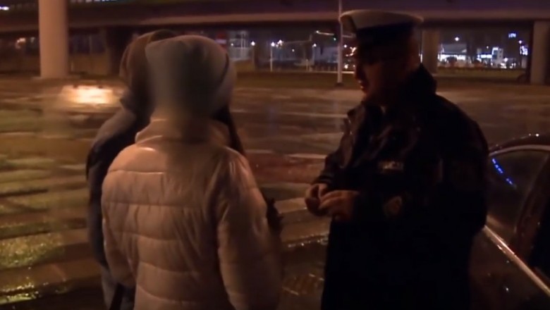 Pechowy Seba zgarnięty przez policjantów za przechodzenie na czerwonym o 2 w nocy