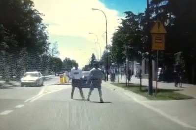 Pełna kulturka. Seba nokautuje typa w biały dzień na środku ulicy