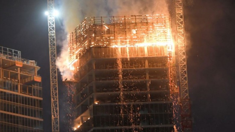 Pożar na terenie budowy wieżowców Warsaw Hub w centrum stolicy