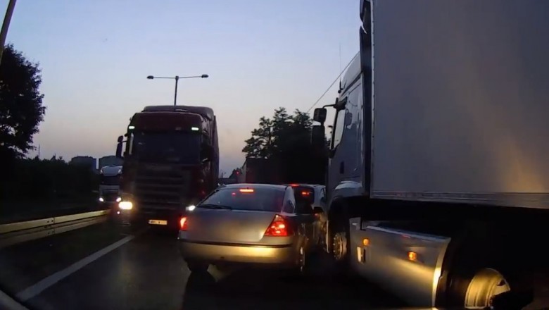 Kierowca TIRA na haju taranował auta w Częstochowie jadąc pod prąd - nagranie
