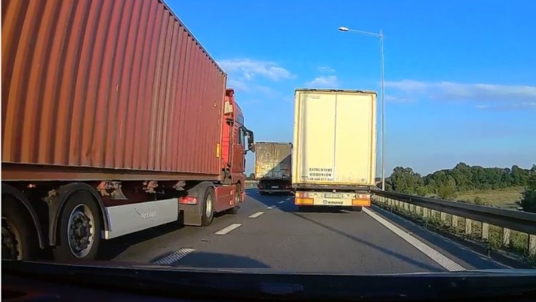 Typowy Janusz kierowca i jego przepychanki TIRem na autostradzie 