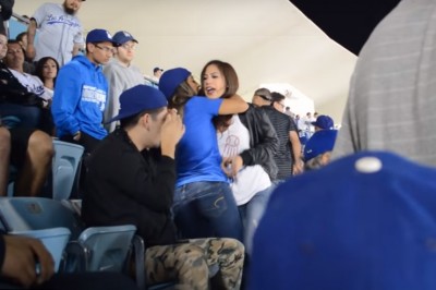 Dziewczyna zaczęła go bić po twarzy. W końcu nie wytrzymał i jej oddał