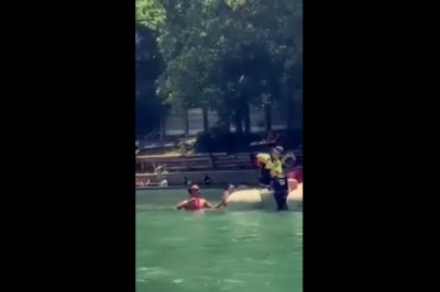 Policjant nieświadomie polewa skonfiskowany alk