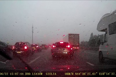 Majty do wymiany. Gdy natrafiasz na gradobicie jadąc autostradą