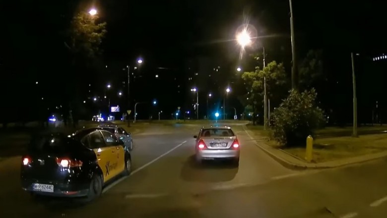 Reakcja kierowcy MyTaxi na widok Mercedesa przecinającego pasy - Warszawa