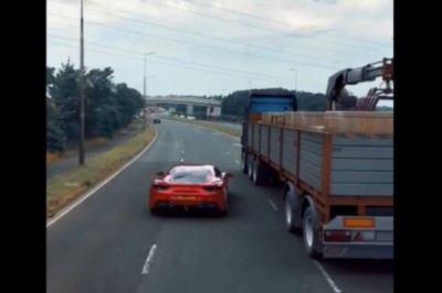 Mistrz kierownicy. Czyli jak uciec przed policją,  gdy ma się sportowe auto