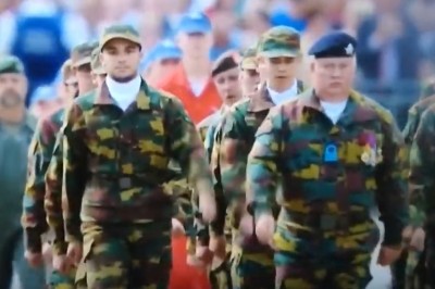 Kadeci rozwalili system. Tak wyglądał ich przemarsz przed królem 