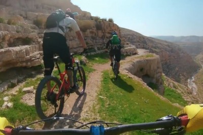 Jazda kanionem zakończona srogim upadkiem. To był moment