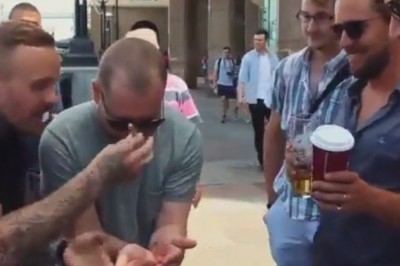 Wkręcanie imprezującego ziomka na ulicy. To się gościu zdziwił