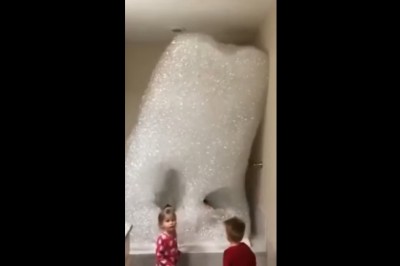 Kiedy ojciec zafunduje dzieciakom kąpiel życia. Frajda na całego 