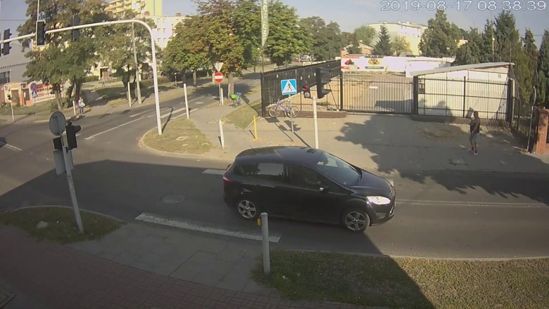 Janusz złodziej przyłapany przez monitoring miejski we Włocławku