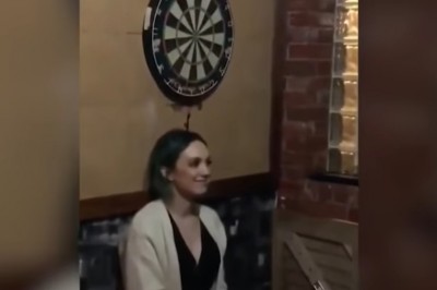 Usiadła pod tarczą do darta i myślała, że będzie zabawnie. Szybko się zdziwiła