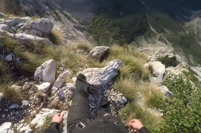 Nagrał swój nieudany skok ze spadochronem. Miał sporego pecha