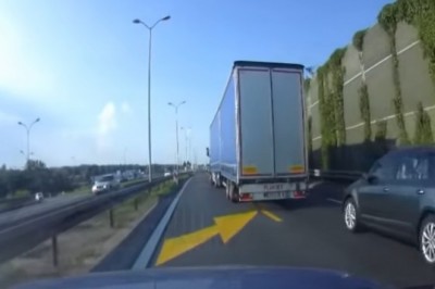 Szeryf drogowy szybko pożałował swojej akcji. Nagranie z Katowic