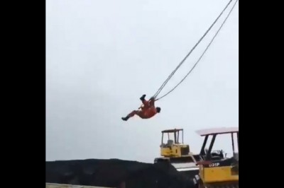 Kiedy nuda w pracy, ale Twój ziomek jest akurat operatorem dźwigu