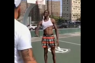 Tak kozaczył, a zawstydziła go małolata. Szybka lekcja koszykówki