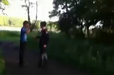 Pięknie go załatwili. Tak się czasem kończą zabawy z kumplami z osiedla