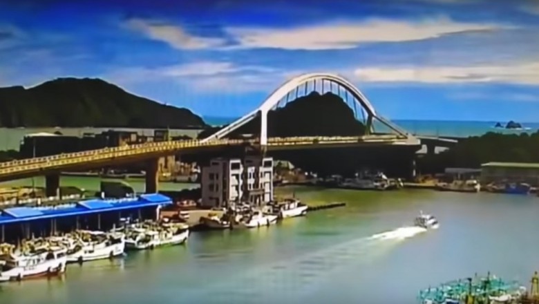 Moment zawalenia się mostu w Tajwanie. Niektórym tak niewiele brakowało 