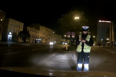 Kierowca kontra policjanci drogówki. Próbowali wmówić wykroczenie