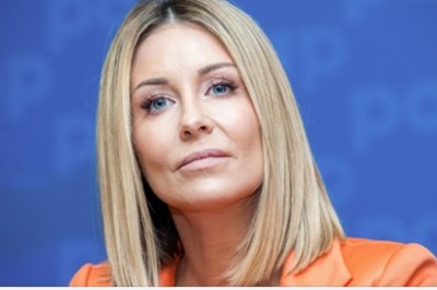 Małgorzatę Rozenek oskarżyła o cmentarny lans. „Przestań tu szczekać”