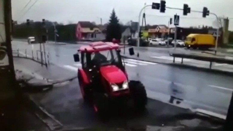 TIR taranuje traktor na skrzyżowaniu. Groźny wypadek  na „wiślance”