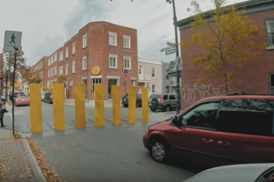 To przejście zmusza kierowców do zatrzymania się. Nagranie robi furorę w sieci