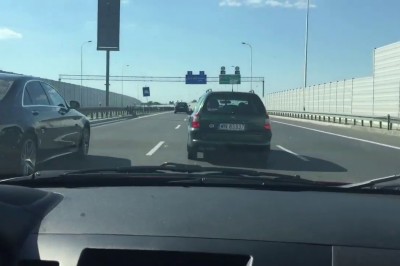 Nagrywał swoją szaleńczą jazdę. Nie wiedział, że jedzie za nim policja