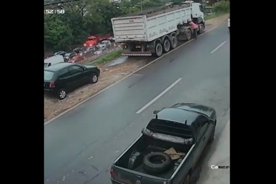 Kierowca Janusz ratuje naczepę. Szef byłby z niego dumny