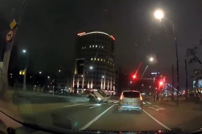 Kiedy nie ogarniesz mocy swojego Audi i dachujesz na skrzyżowaniu w Warszawie