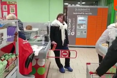 Tej pani nie obsługujemy. Konkretny wyjazd ze sklepu porobionej kobity