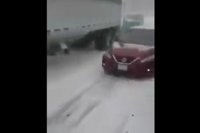 Tak wygląda karambol od środka. Zima zaskoczyła drogowców