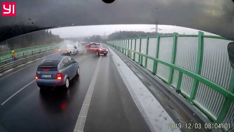 Uciekł w ostatniej chwili. Groźny wypadek na autostradzie w Czechach