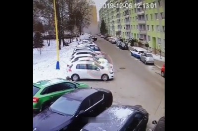 Nagranie wybuchu gazu w bloku na Słowacji - nagranie z monitoringu 