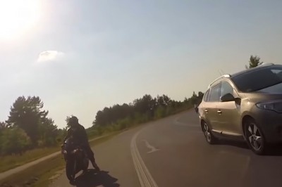 Kiedy myślisz, że droga to tor dla motocyklów i wkurzają Cię inni kierowcy 