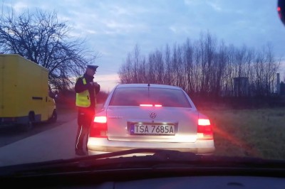 Policjant kontra kierowca i znak, którego nie było 