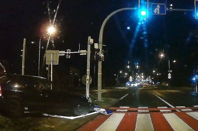 Młody rozwalił system. Prawko chyba w czipsach znalazł