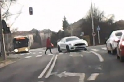 Policja poszukuje pirata, który o mały włos nie rozjechał pieszej 