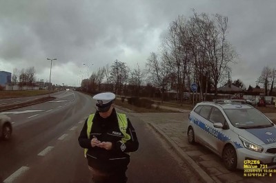Dziwna kontrola policyjna. Policjantka nie ogarniała sygnalizacji 