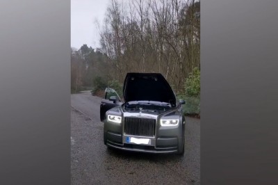 Taki pokaz robi wrażenie. Silnik V12 w ogromnym Rolls Royce