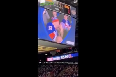 Kiedy robisz sobie konkretny żart z dziewczyny przy pełnej hali