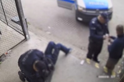 Policjanci nie wiedzieli, że są nagrywani. Zostały im postawione zarzuty 