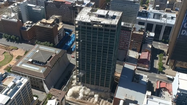 Mają rozmach. Wyburzanie 108 metrowego budynku w Johannesburgu