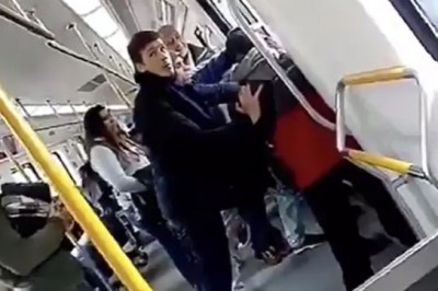 Dziadek kontra agresywny typ w pociągu. Ładnie go zaskoczył 