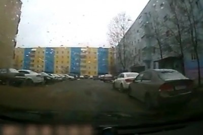 Kiedy mało miejsca pod blokiem, ale zaparkować jakoś trzeba